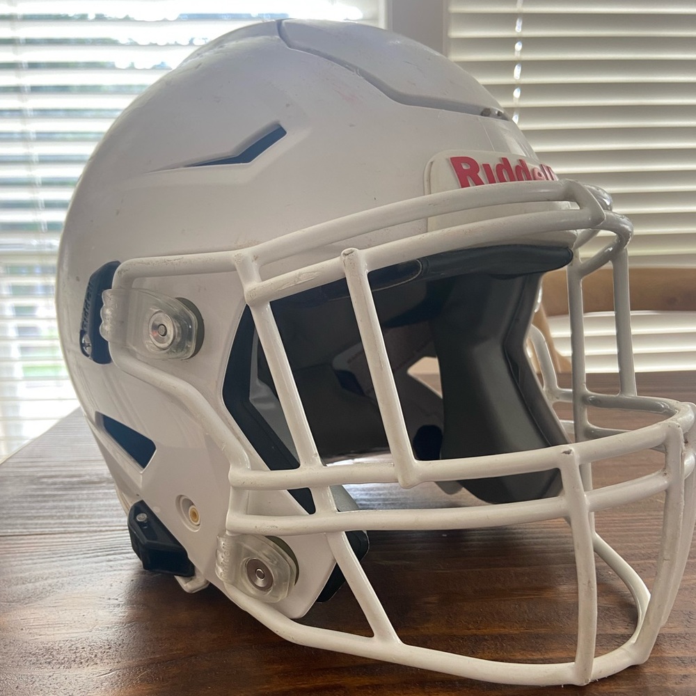 2019 Riddell SpeedFlex youth football helmet